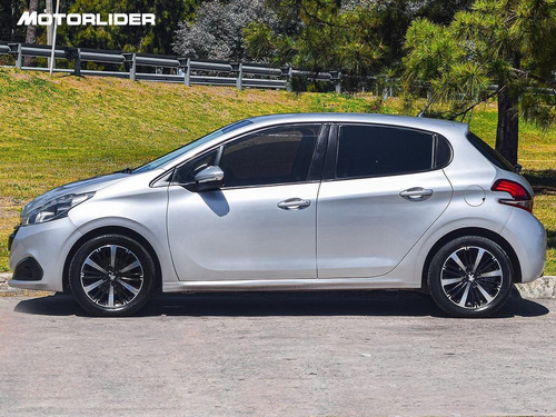 Imagen 2 de 25 de Peugeot 208 Active 1.2 Extra Full | Permuta / Financia