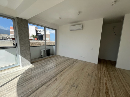 Vende Exclusivo Apartamento Con Terraza Y Vista Panorámica 360°, Urb. Colinas De Bello Monte, (sector Valle Arriba). Calle Cerrada Con Vigilancia, Edificio Boutique De Solo 3 Apartamentos, Privacidad.