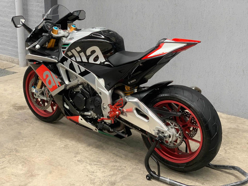 Aprilia Rsv4