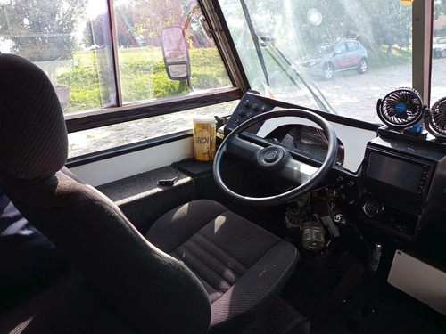 Vendo Motorhome Invel Super Inteiro Documentado, 04 Pessoas.