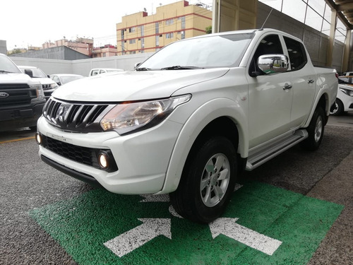 Imagen 1 de 13 de Mitsubishi L200 2018 2.4 Cabina Doble 4x2 Mt
