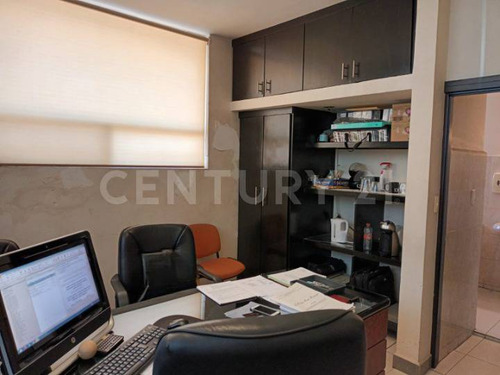 Oficina En Venta En Col. Mitras Centro En Monterrey