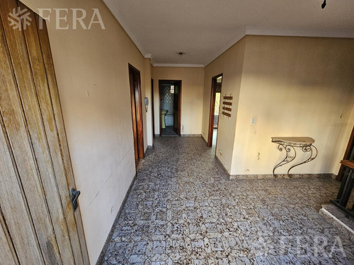 Venta De Casa De 4 Ambientes Con Cochera Y Quincho En Piñeyro