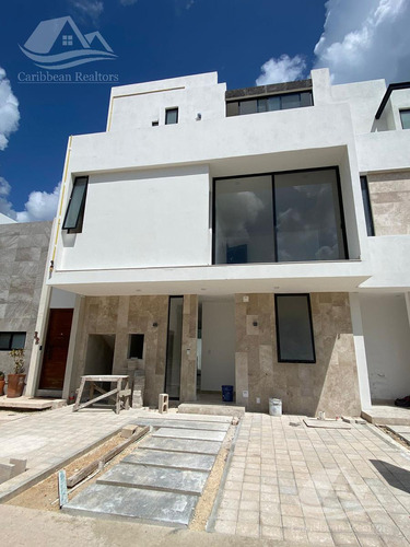 Casa En  Venta En Arbolada Cancun B-alrz7159