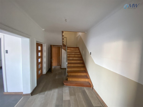 Amplia Casa - Oficina En Venta En El Mejor Barrio De Ñuñoa