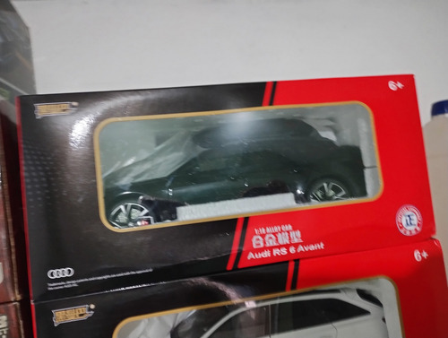 Carro Em Miniatura Audi Rs6 Avant Preto Marca Chinesa 1/18 Preto
