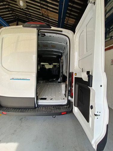 Imagen 5 de 15 de Ford E-transit Van 430 L Medium Roof