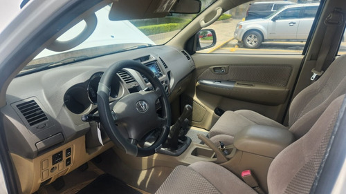 Imagen 3 de 6 de Toyota Fortuner 2.7 2011