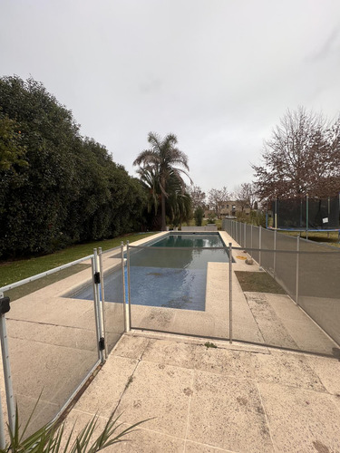 Casa En Venta O Alquiler En Barrio Privado Santa Ana