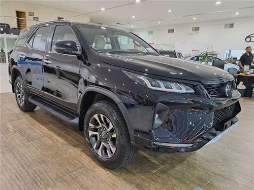 Toyota Hilux SW4 2.8 D-4D TURBO DIESEL DIAMOND 7L 4X4 AUTOMÁTICO