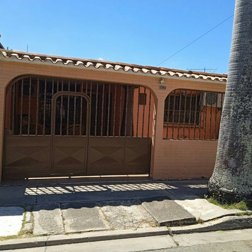 Se Vende Casa Quintas Naguanagua Semi-amoblado Soc-041