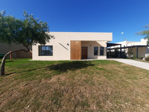 Imagen 3 de 16 de Casa En Venta San Ramon Pilar Del Este