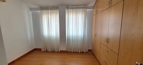Townhouse En Venta Amoblado En Los Aleros - Guataparo 170 Mts2