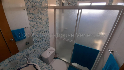 Hermoso Apartamento De 3 Niveles En Jorge Coll