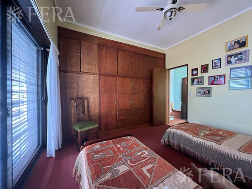 Venta Casa 5 Ambientes Con Cochera Y Patio En Villa Dominico