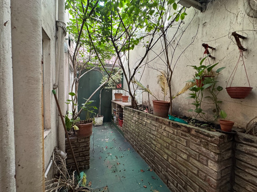 Venta De Casa En Cordón ¡3 Dormitorios, Escritorio, Dos Baños, Parrillero Y Garage!