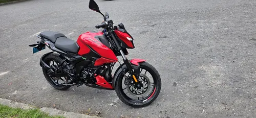 Pulsar Bajaj N160, Ú/dueño, Color Rojo-negro, 1320km, 2024