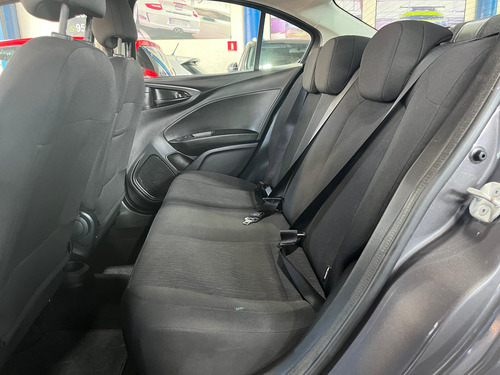 Fiat Cronos 1.3 Drive Flex 4p
