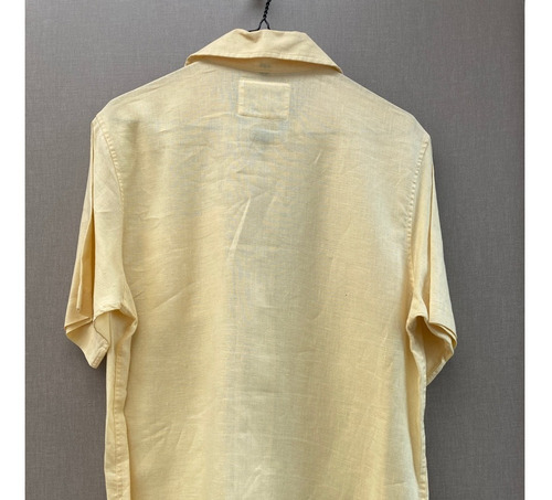 Camisa De Lino Manga Corta Color Amarillo Claro Talla 37/38 (Usado)