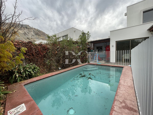 Casa En Venta De 3dorm Piscina Chamisero Chicureo Colina