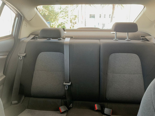 Imagen 6 de 11 de Chevrolet Onix 2021 Ls Tm