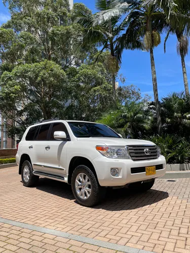 Toyota Land Cruiser 4.5 Imperial Lc200 Diésel