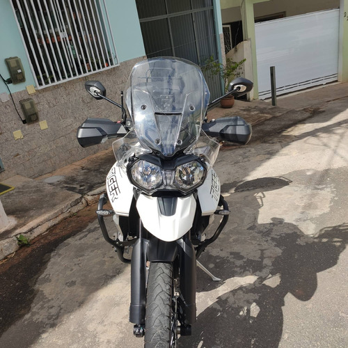 Imagem 3 de 13 de Tryumph Tiger 800 Xcx
