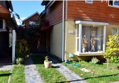 Casa En Venta De 3 Dorm. En Jardines Las Vizcachas