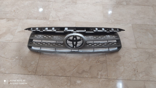 Parrilla Frontal Toyota Fortuner 2009  2010 2011