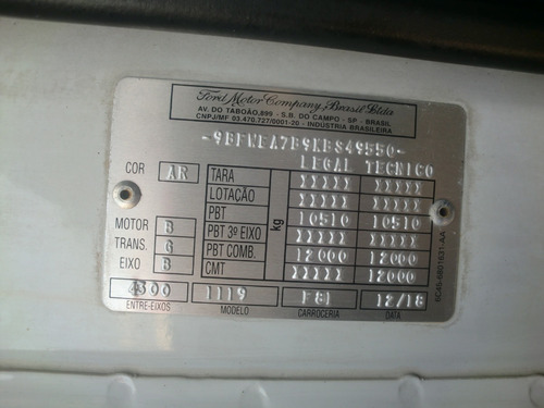 Imagem 12 de 15 de Ford Cargo 1119 4x2 Com Baú Refrigerado 2019