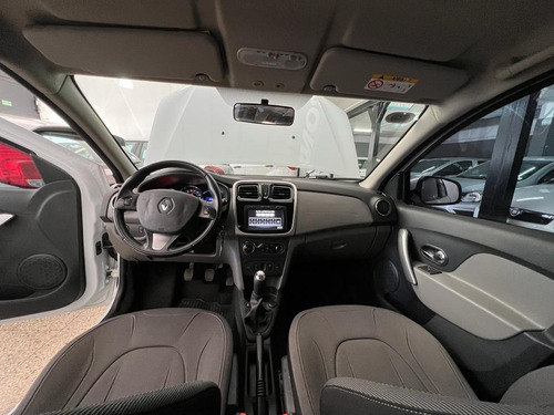 Imagen 8 de 9 de Renault Nuevo Logan Privilege 1.6 16v Gnc