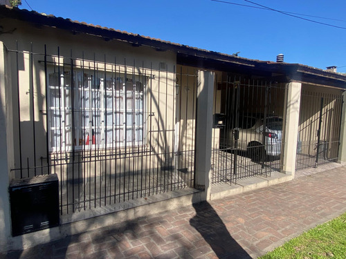 Venta Casa 3 Ambientes En Castelar Norte