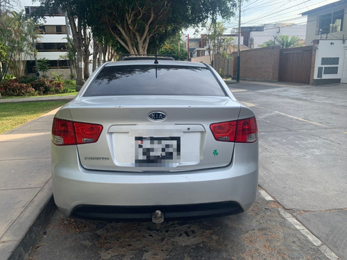 Vendo Auto Marca Kia, Modelo Cerato 2013, Color Plata