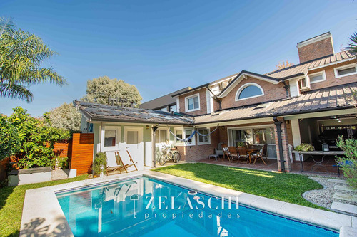 Casa En Venta: Calle Piccione, Ciudad Jardín
