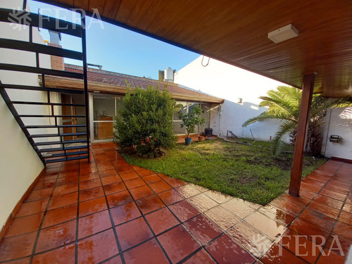 Venta De Casa De 4 Ambientes Con Cochera En Wilde