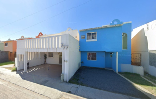 Venta De Casa En Recuepracion, Cerrada Campo Real, Nuevo Laredo. Sh05