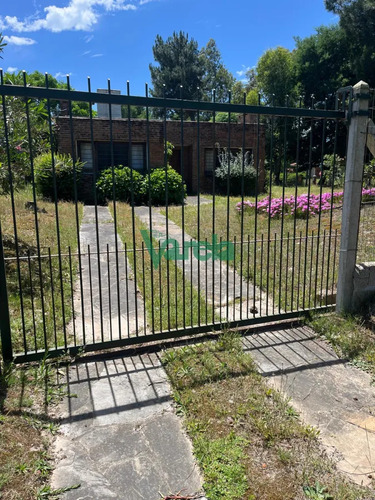 Venta De Casa En Marindia, 2 Dormitorios Y Demas