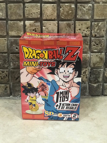 Muñequito Coleccionable Dragon Ball + Carta Lenticular