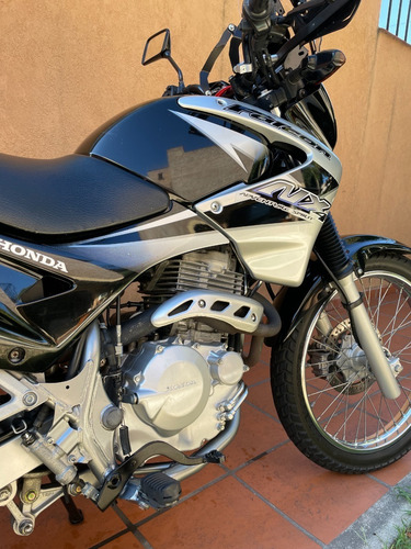 Imagen 11 de 15 de Honda Falcon 400