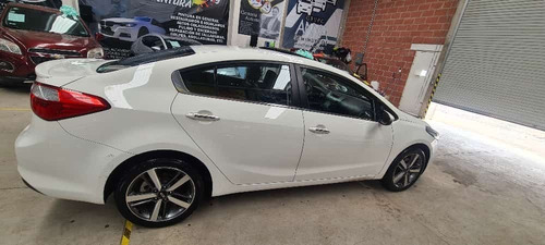 Imagen 2 de 10 de Kia Forte Sedan Sx 2017