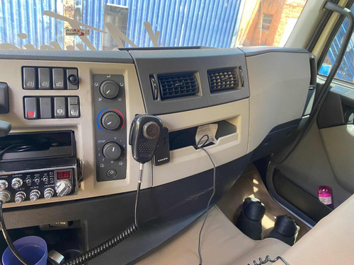 Volvo Vm 330 8x2 - 2020 Bitruck No Chasi
