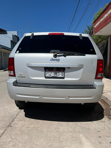 Jeep Grand Cherokee 3.7 Laredo V6 4x2 Mt