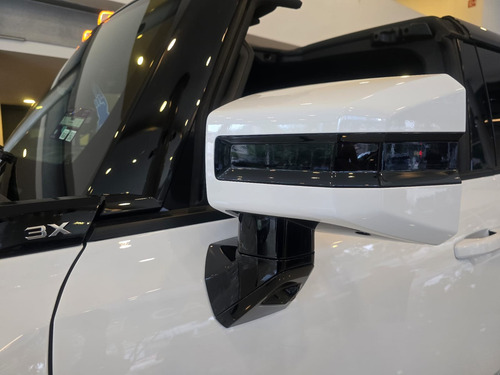 GMC Hummer EV PICKUP DEMO