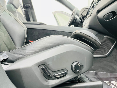 Volvo XC60 2.0 T8 HYBRID R-DESIGN AWD GEARTRONIC