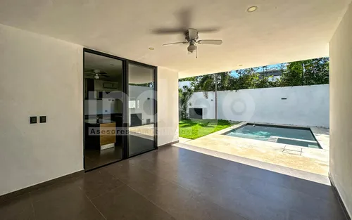 Casa En Venta En Mérida En Privada Arbórea En Conkal