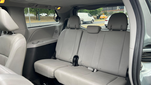 Toyota Sienna 3.5 Limited At