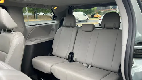 Toyota Sienna 3.5 Limited At