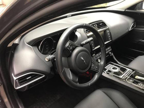 Jaguar Xe 2.0 16v Si4 Turbo Gasolina Pure 4p Automático