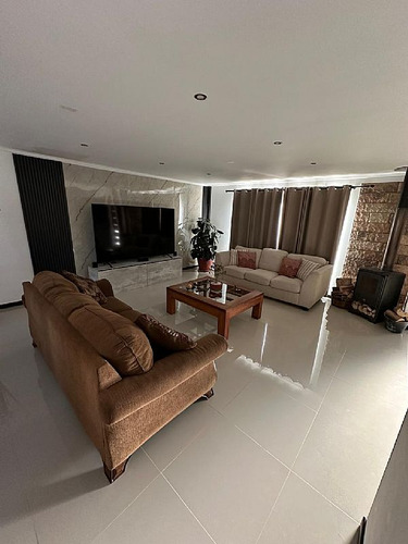 Parcela 1300m2 Con Casa 218m2. Los Andes