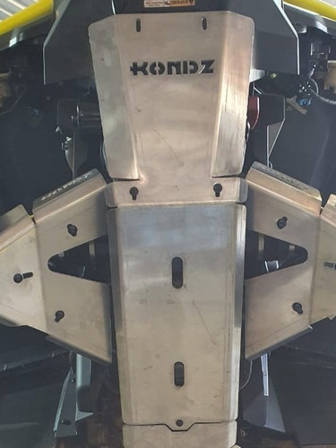 Imagem 1 de 5 de Peça Frontal Skid Plate Outlander 2019 E 2020